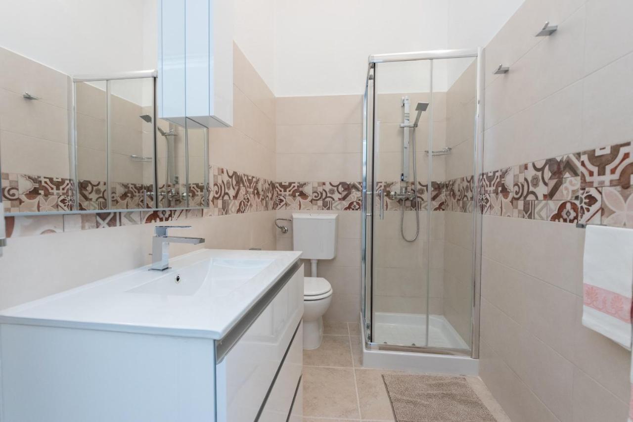 Drooms. Felline Esterno foto